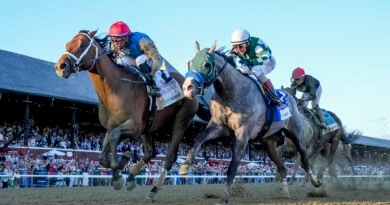 LEADING CHANGE  mantiene su invicto en el Travers Stakes