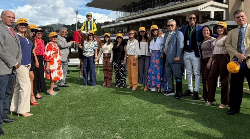 FATIMA BLUSH mantuvo su invicto en el Clásico Gelinotte FATIMA BLUSH mantuvo su invicto en el Clásico Gelinotte