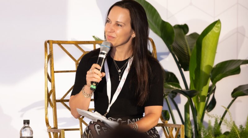 Una voz que abre puertas: respuesta de la HRWA a la columna de Chelsea Hackbarth en Paulick Report, «¿Qué ve la próxima Jessica Paquette?» Una voz que abre puertas: respuesta de la HRWA a la columna de Chelsea Hackbarth en Paulick Report, «¿Qué ve la próxima Jessica Paquette?»