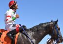 González exhibe su talento como jinete en el escenario nacional de las carreras