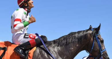 González exhibe su talento como jinete en el escenario nacional de las carreras