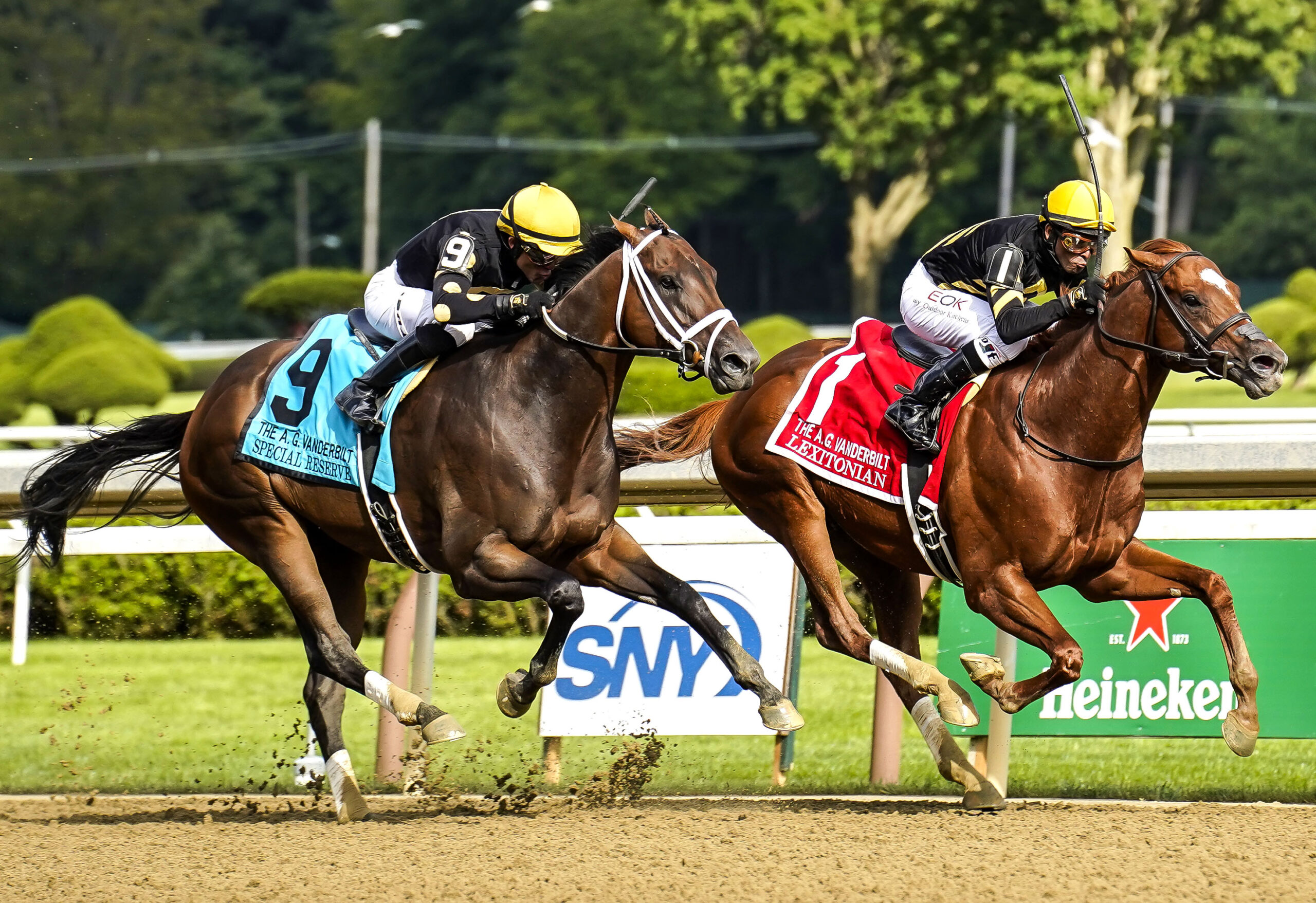 LEXITONIAN sorprende en el Vanderbilt Stakes