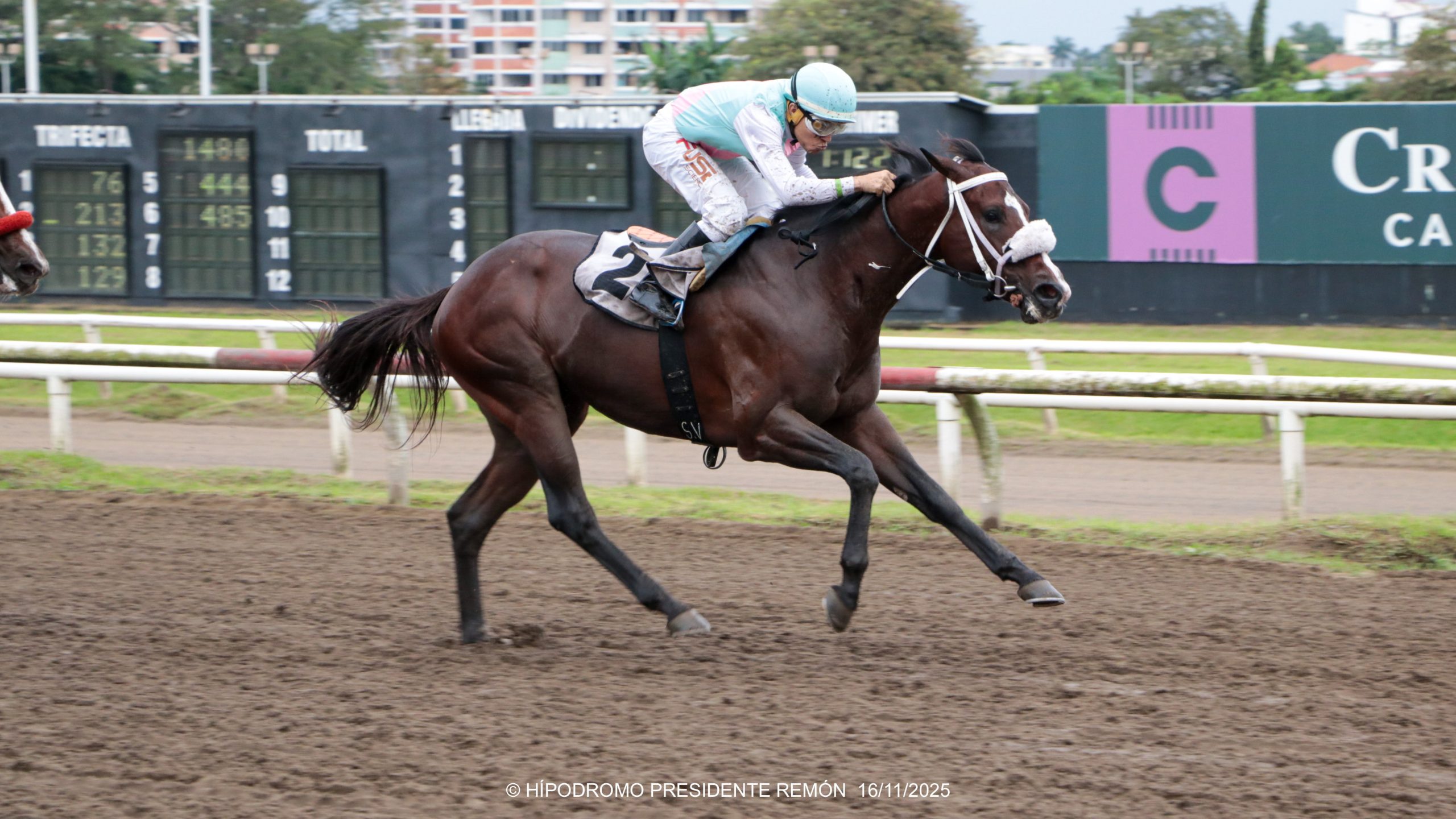 SOL PAPA CARLOS se lleva el Clásico Martinz Posse