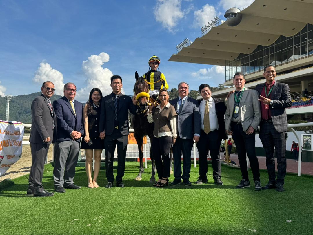 MELCOCHA rompe el celofán en el Clásico Ciudad de Caracas