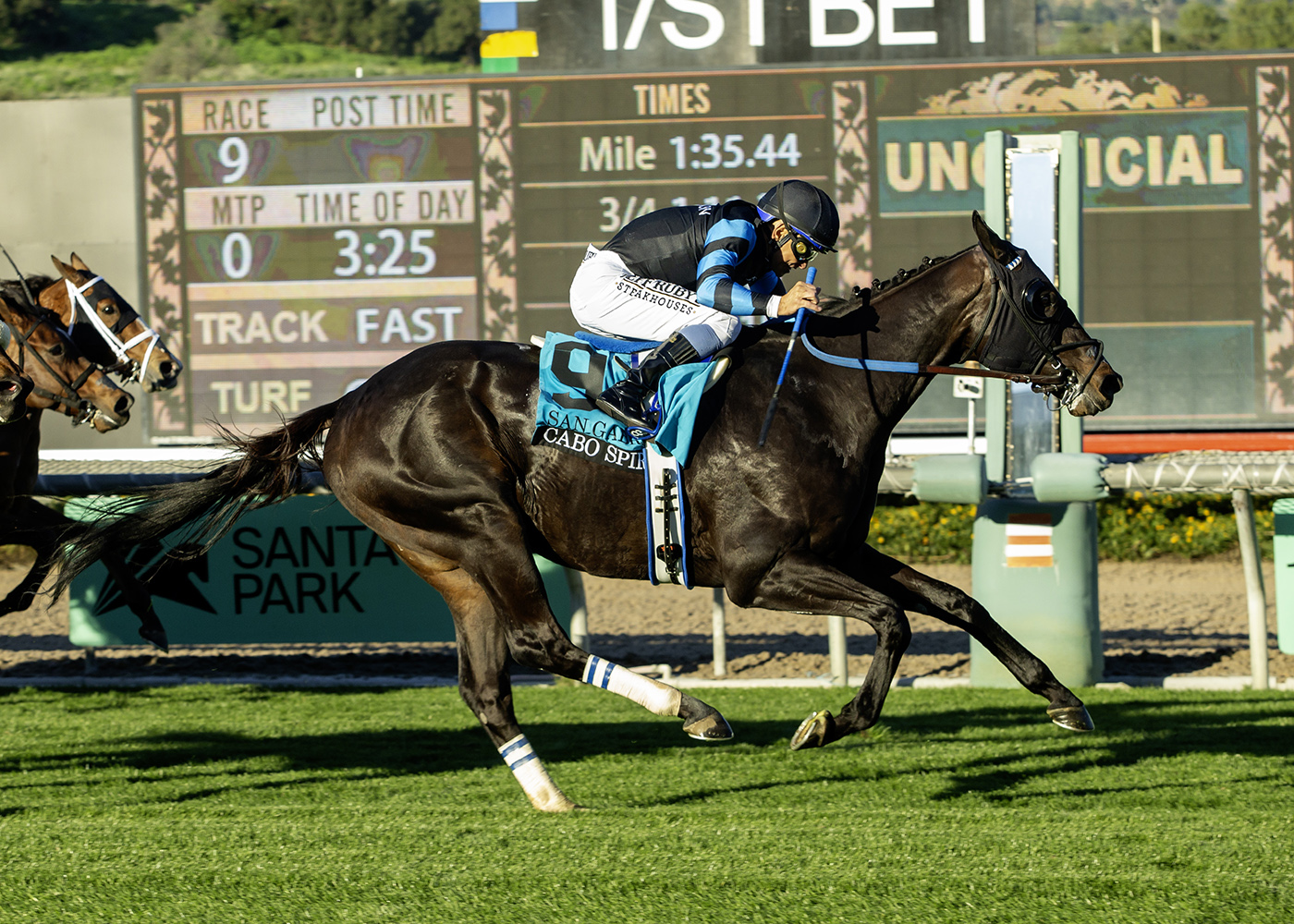 CABO SPIRIT de punta a punta en el San Gabriel Stakes