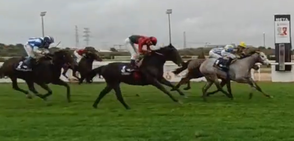 Dobletes de Nico Valle y Guillermo Arizkorreta en la quinta jornada del Gran Hipódromo de Andalucía