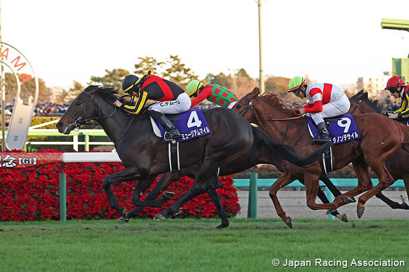MUSEUM MILE con Demuro se lleva el Arima Kinen