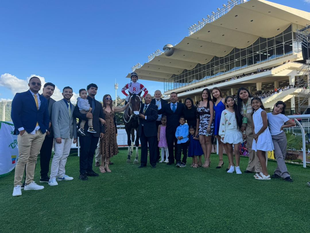 STAR OF GOD gana un accidentado Clásico Comparación