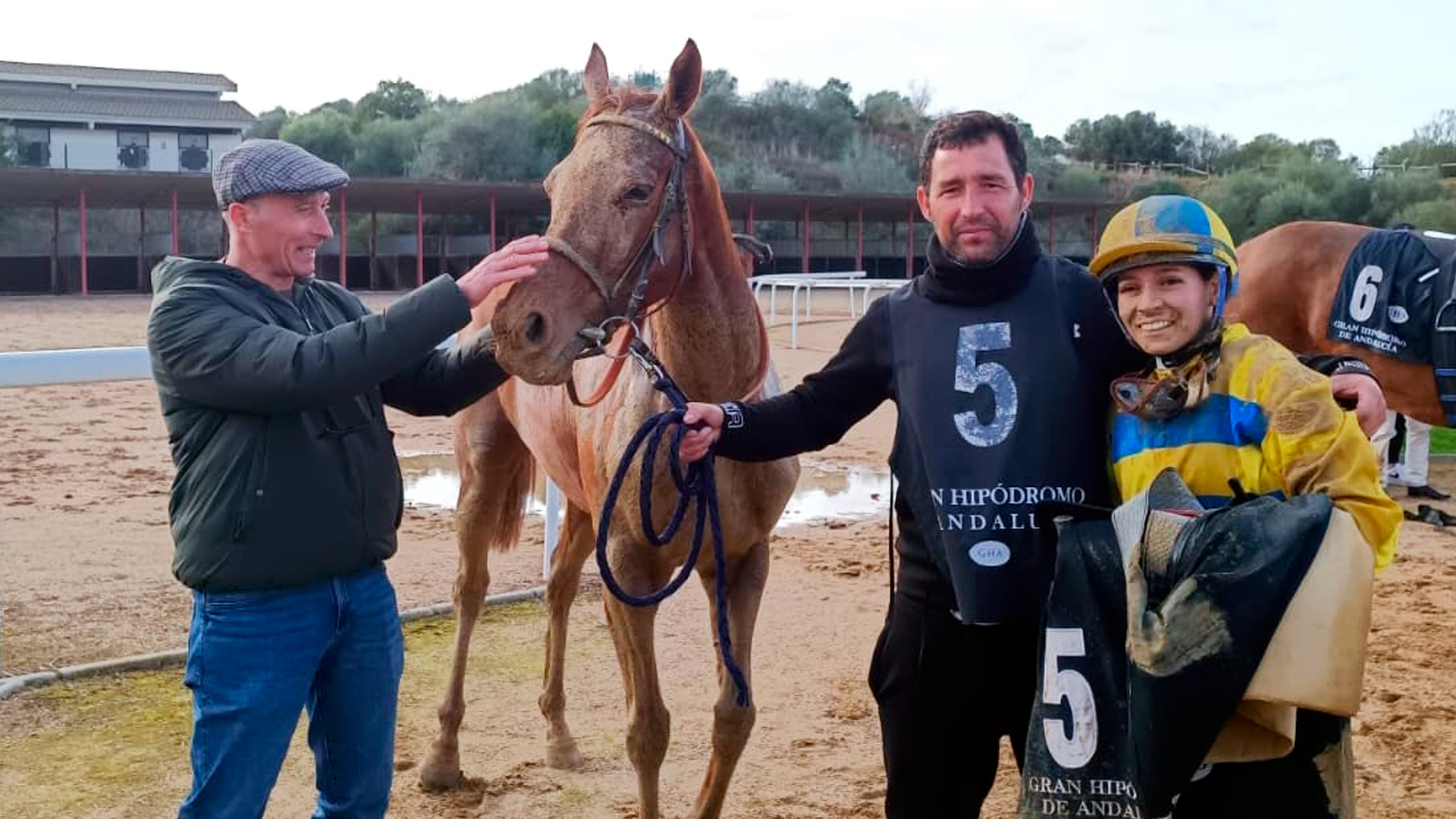 Triplete vencedor de Denisa Sikorova en el Gran Hipódromo de Dos Hermanas