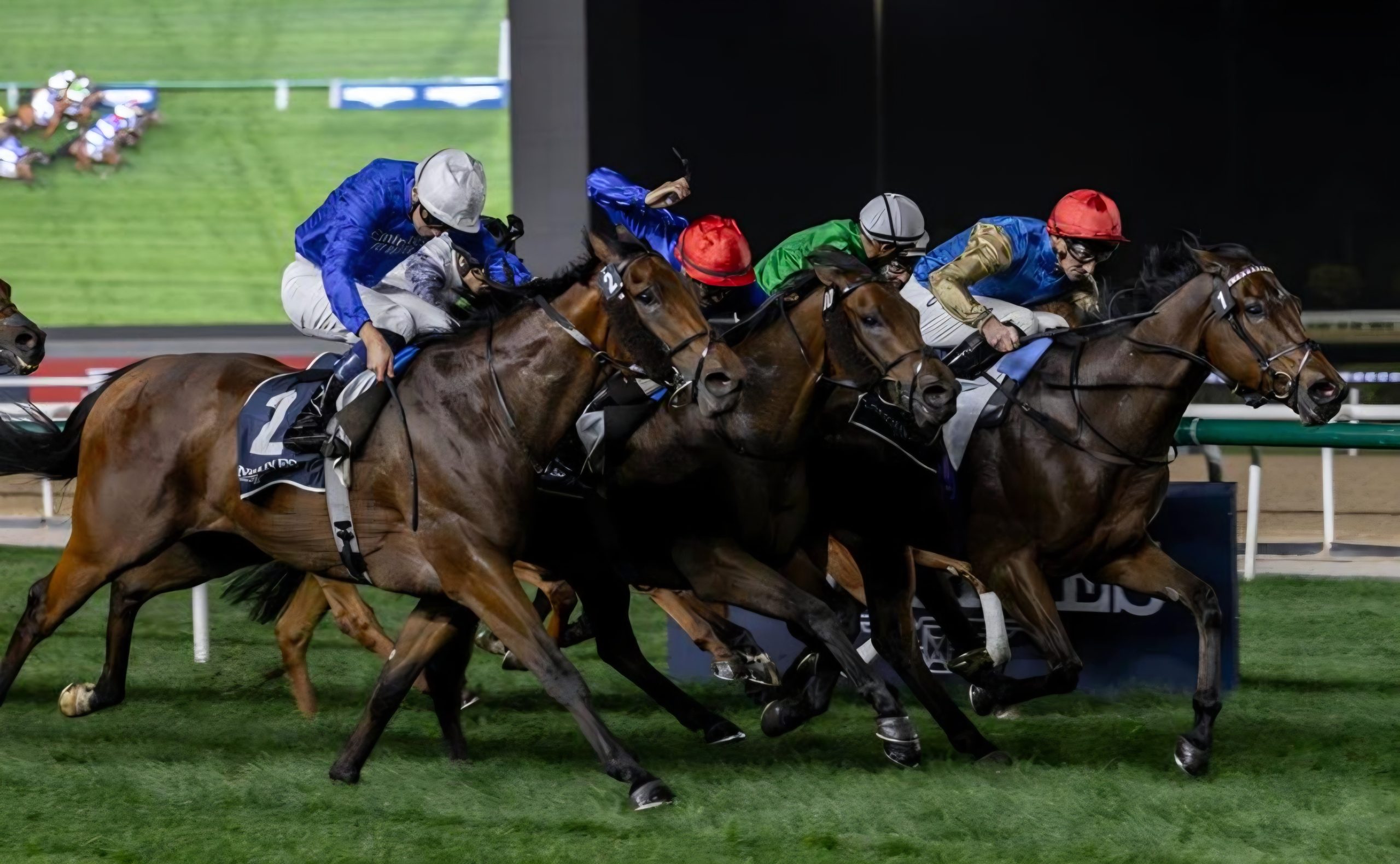 ENGLISH OAK se alza con la victoria por segunda vez en Meydan