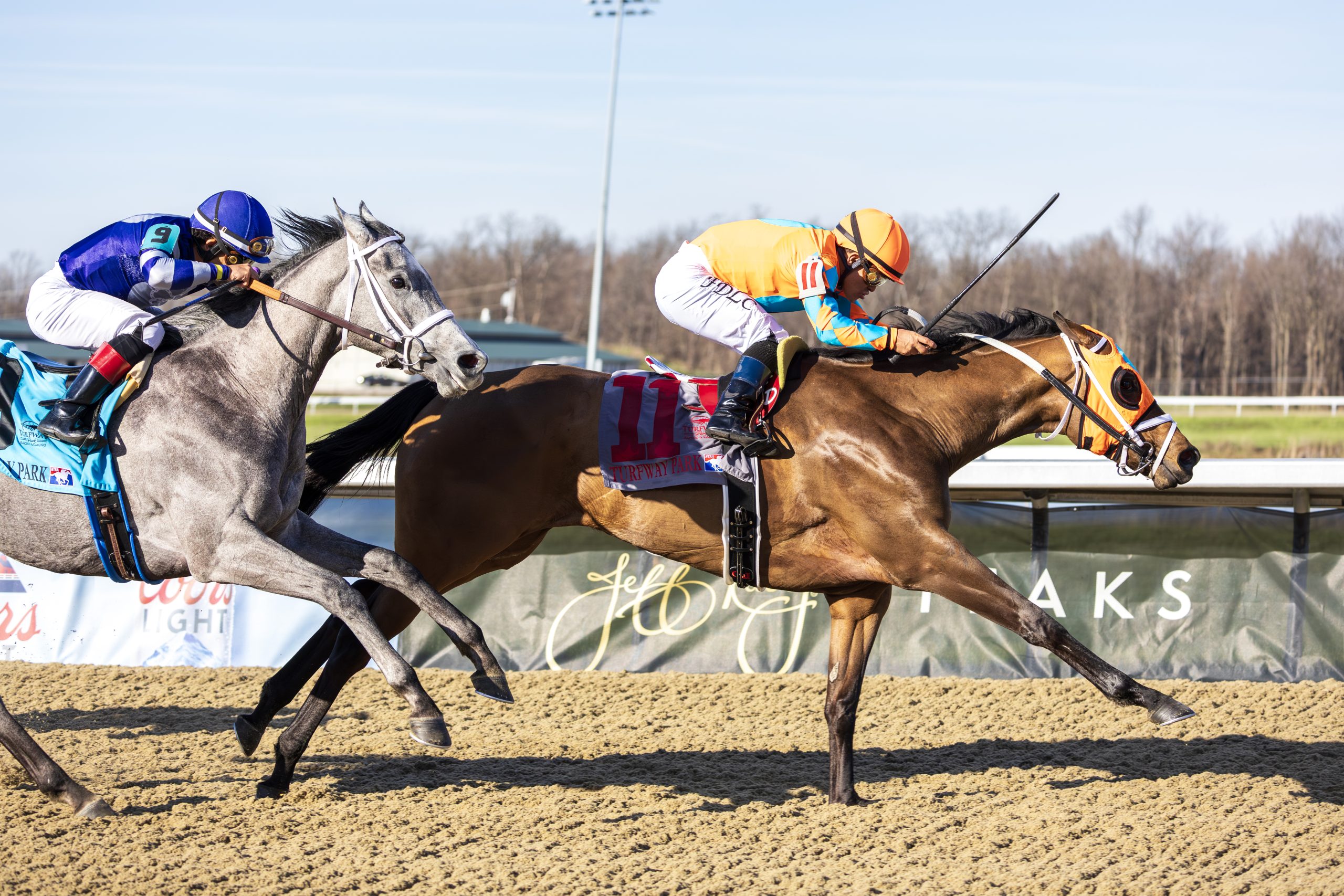 LORELEI LEE de punta a punta en las Bourbonettee Oaks