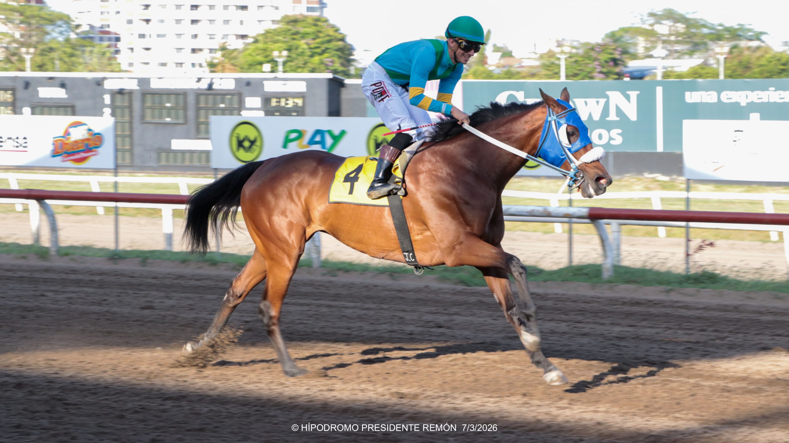 Elegancia, tradición y velocidad: CAMPBELL´S WORK domina el Hándicap Entre Polleras