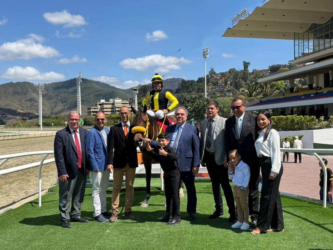 FAROLERA se impone en el Clásico Ana María Freudman