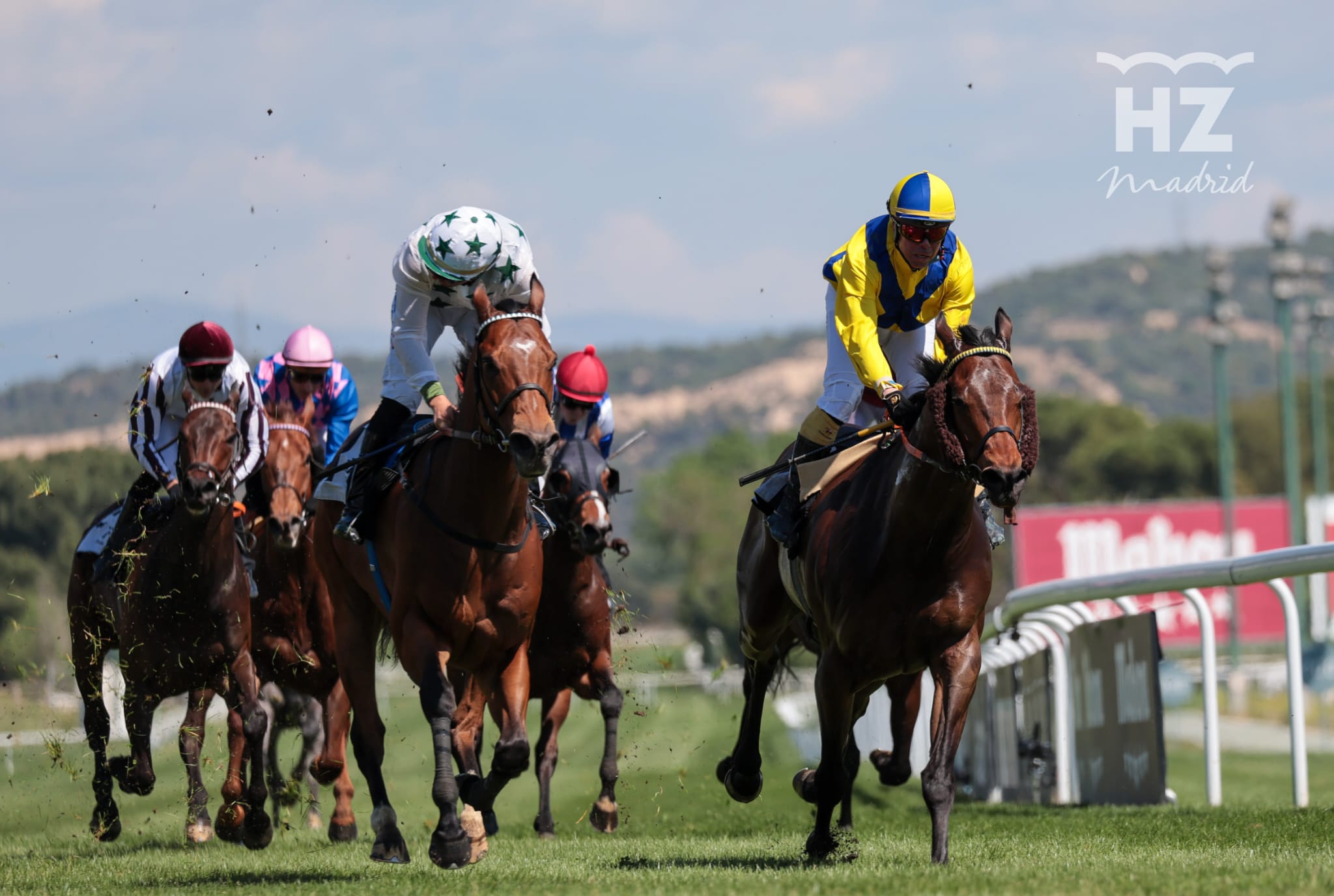 Espectacular final de TACARIB BAY en el Premio Andrés Covarrubias