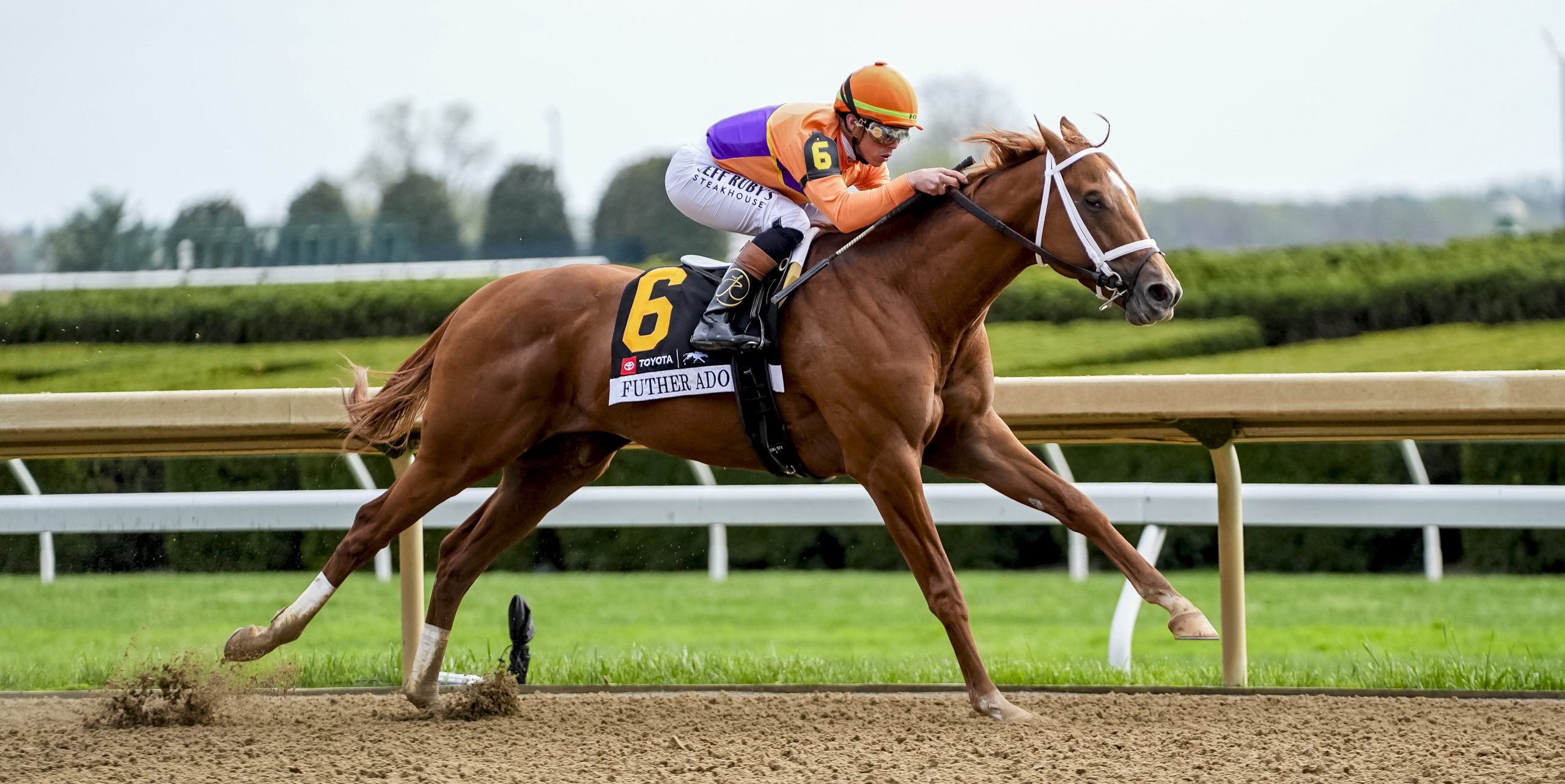FUTHER ADO galopa el Blue Grass Stakes