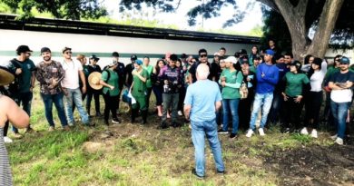 Estudiantes de medicina veterinaria de la UNESR fortalecen su formación práctica en el Hipódromo Rancho Alegre